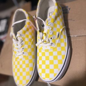vans yellow checkboard doheny M size 9 , 12
